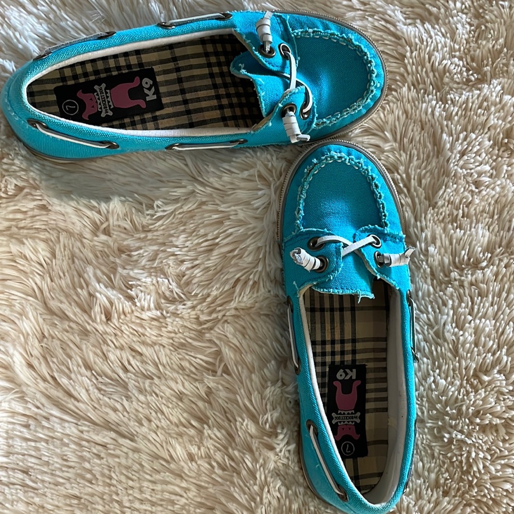 K9 turquoise loafer size 7